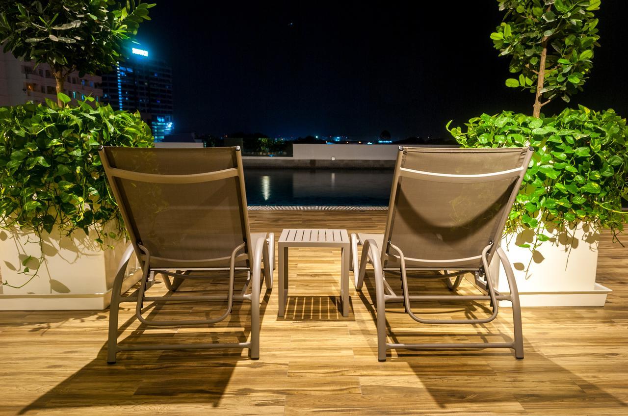 Lazy Traveler'S Suite By D Imperio Homestay จอร์จทาวน์ ภายนอก รูปภาพ